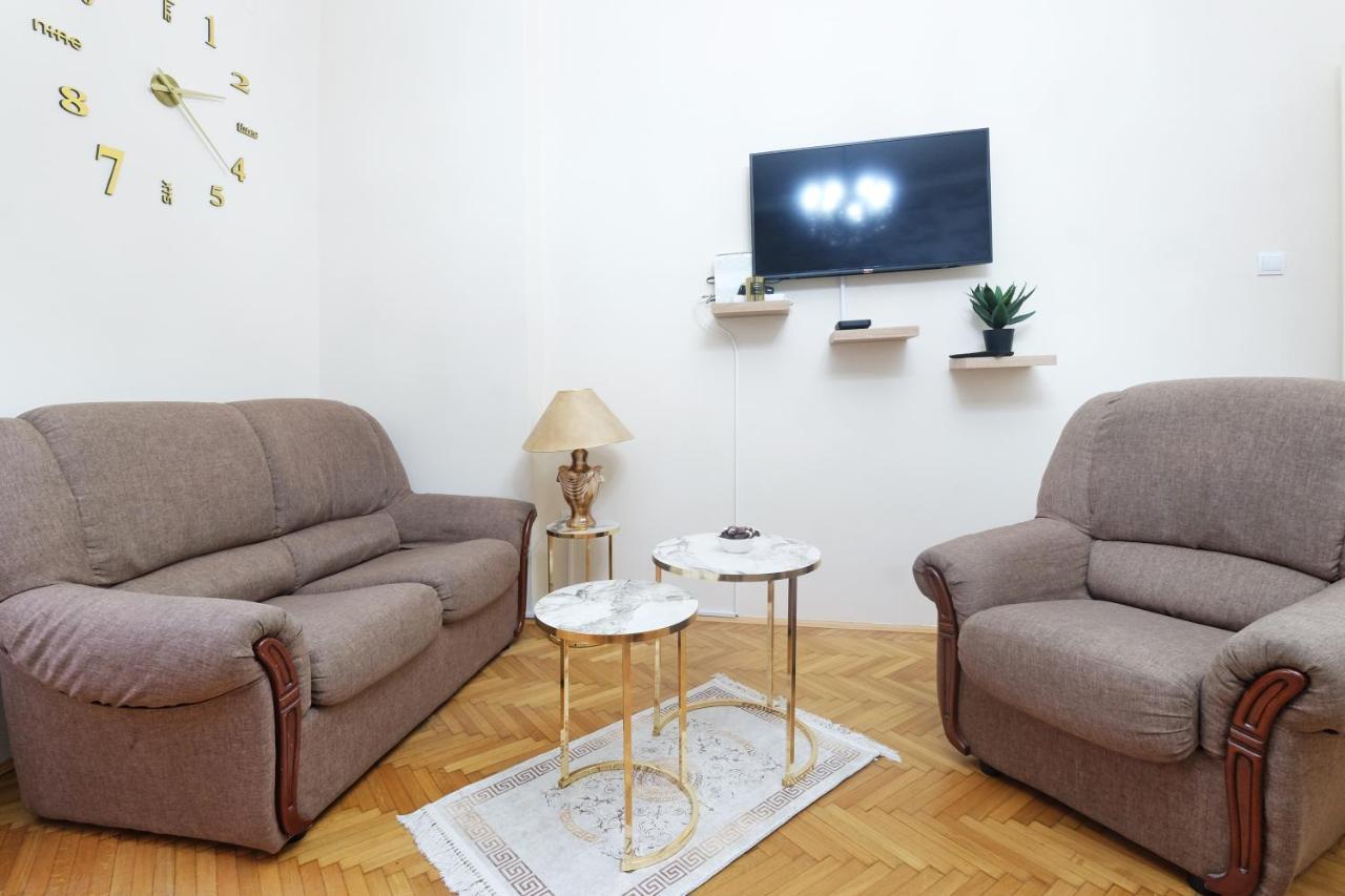 Illusion Downtown Apartment เบลเกรด ภายนอก รูปภาพ
